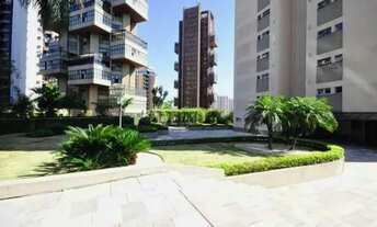 Imagem 5: Em frente à Escola Americana Graded School