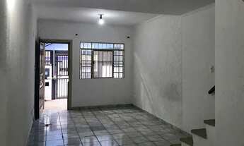 Imagem: Sobrado com 2 dormitórios, sala ampla para