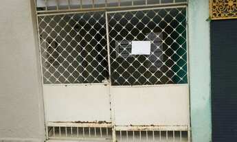 Imagem: Casa de fundo no Setor Campinas (na Rua