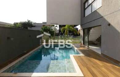 Imagem 5: Sobrado de Alto Padrão à Venda no Portal do Sol Green Vista para o Campo de Golfe