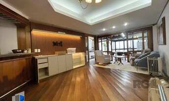 Imagem 2: Casa de três quartos, suíte e quatro vagas de garagem no bairro Menino Deus em Porto Alegr