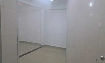 Imagem 7: Sobrado Comercial à Venda no Parque Continental, São Paulo: 1 Banheiro, 2 Copas, e 8 Salas