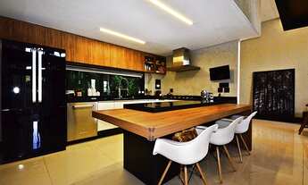 Imagem 6: Casa de condomínio para venda possui 400 M² com 4 quartos em Itaipava