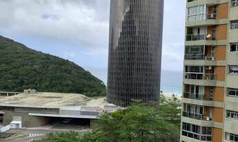 Imagem 1: SÃO CONRADO GREEN ! Com varanda de 14 metros quadrados em excelente edifício