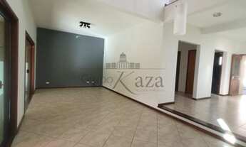 Imagem 6: Casa de condomínio para aluguel possui 300 metros quadrados com 3 quartos