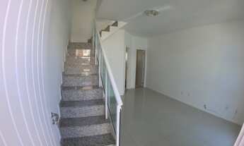 Imagem 2: Cod 2440 Duplex com 2qts, 2brs, 1vg, amrs, quintal, Vale das Palmeiras - Macaé - RJ