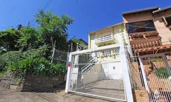 Imagem 2: Casa para Locação/Aluguel - 240m², 5 dormitórios, sendo 1 suites, 3 vagas - Menino Deus