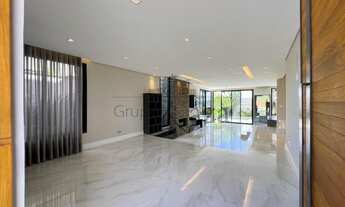 Imagem 7: Casa de condomínio sobrado para venda possui 390 metros quadrados com 7 quartos