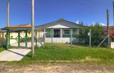 Imagem 2: Casa mista com 3 dormitórios no centro de Magistério