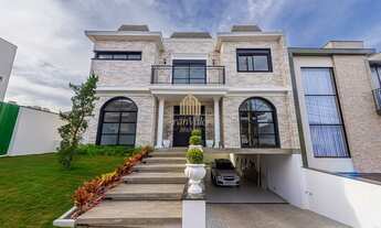 Imagem: Casa estilo francês em condomínio - Campo