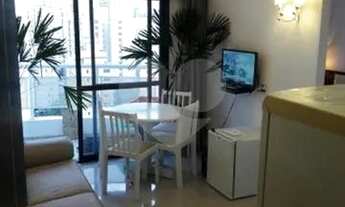 Imagem 2: Flat com serviço diário. Tem 38 m² com varanda, mobiliado, andar alto, 1 vaga de garagem