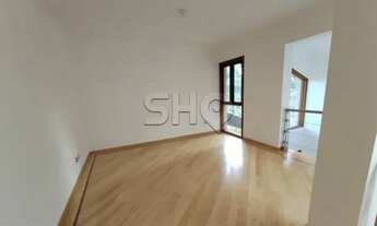 Imagem 2: Casa em Alphaville, 4 Suítes, piscina e lindo jardim