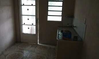 Imagem: Alugo quitinet 450 reais bairro açude 4,volta