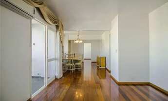 Imagem 4: Apartamento grande, 3 dormitórios, sendo 2 Suítes, todo ele muito bem distribuído, 2 vagas