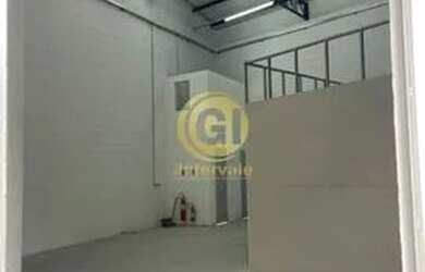 Imagem 6: O galpão/depósito/armazém está localizado no bairro Centro com 180 metros quadrados2 banhe