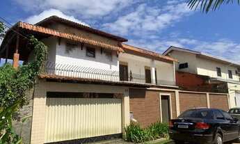 Imagem: Casa de 320 m² de área construída com