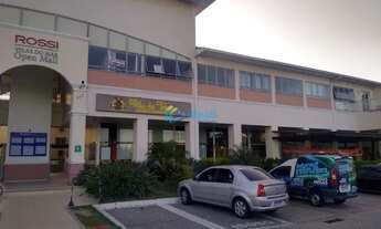 Imagem 2: Loja em shopping movimentado, com mezanino