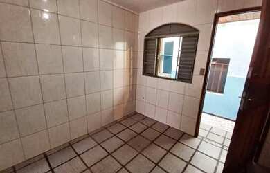 Imagem 6: CA0942 Casa com 1 dormitório, Sobrado 2 Quartos 1 Banheiro à venda por R$ 300.000 - Cidade