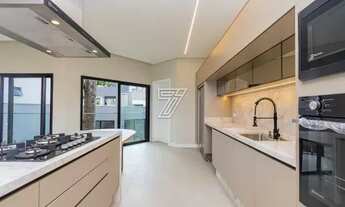 Imagem 4: Imóvel para venda possui 294 metros quadrados com 3 quartos em Santo Inácio - Curitiba - P