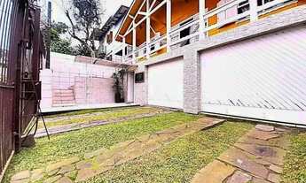 Imagem: Casa com 3 Quartos e 3 banheiros à Venda