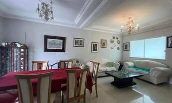 Imagem 3: Sobrado para venda possui 246 metros quadrados com 4 quartos em Santa Felicidade - Curitib