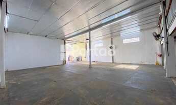 Imagem 6: Terreno Amplo com Construção no Vetorazzo - Ideal para Morar, Investir ou Empreender