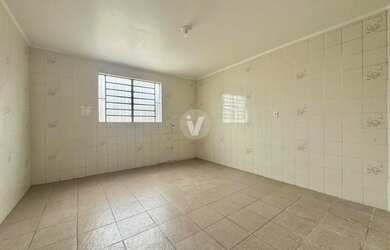 Imagem 4: Casa para locação, 3 dormitórios, amplo pátio, localizada no bairro Tomazetti!