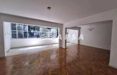 Imagem 2: IMAGINE VIVER A POUCOS PASSOS DO MAR, EM UM AMPLO APARTAMENTO DE 250M² NA ICÔNICA RUA XAVI