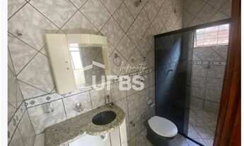 Imagem 5: A casa espaçosa que você sempre sonhou no Jardim Real pronta para morar e ampliar!