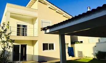 Imagem 2: Sobrado em Condomínio para venda tem 240 metros quadrados com 3 quartos