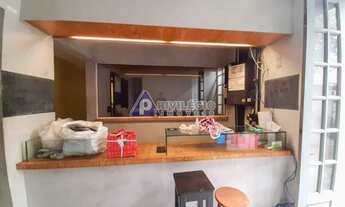 Imagem 4: Casa de rua duplex à venda, original 6 quartos com suíte, 2 salas, terraço, área externa