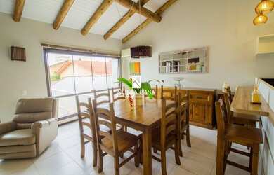 Imagem 4: Casa para venda possui 310 metros quadrados com 4 quartos em Praia da Cal - Torres - RS