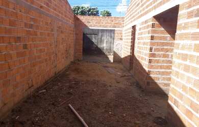 Imagem 3: Vendo casa na avenida principal quase pronta ou troco