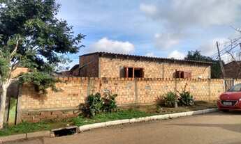 Imagem: Terreno com duas casas