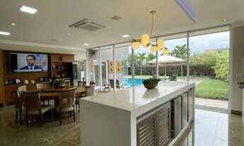 Imagem 6: Casa de condomínio sobrado para venda tem 530 metros quadrados com 4 quartos