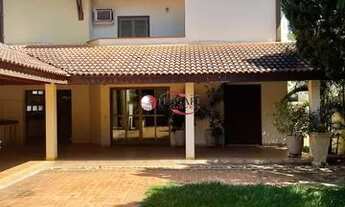 Imagem 2: Casa sobrado em condomínio Damha 1, com 4 dormitórios, sala, cozinha planejada, excelente