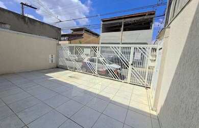 Imagem 3: Casa com 1 quarto, sala, cozinha, banheiro, banheiro e 1 vaga de garagem