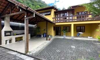 Imagem 2: Casa para Venda em Nova Friburgo, Cônego, 4 dormitórios, 2 suítes, 3 banheiros, 5 vagas