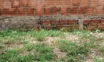 Imagem: Terreno com casa iniciada