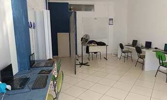 Imagem: Vende-se Escola