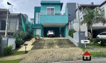 Imagem: SOBRADO COM ELEVADOR- COND. ARUÃ BRISAS