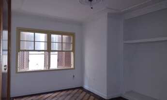 Imagem 3: Apartamento para aluguel possui 85 metros quadrados com 2 quartos em Petrópolis - Porto Al