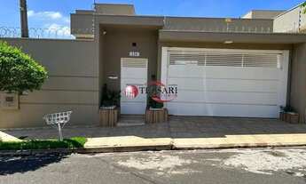 Imagem 2: Vende casa no Ary Attab com 3 dormitórios, sendo um tipo apartamento, sala 2 ambientes, co