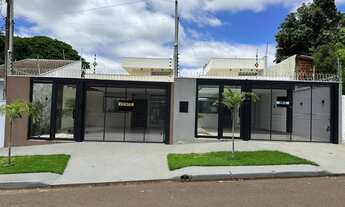 Imagem: Casa Moderna com Pé Direito Alto e Amplo