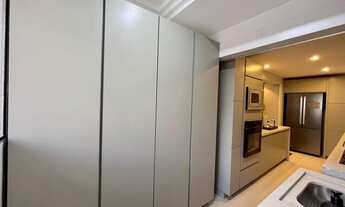 Imagem 7: Apartamento à venda na Vila Mariana com 128 metros quadrados, 3 suítes, 2 vagas e varanda