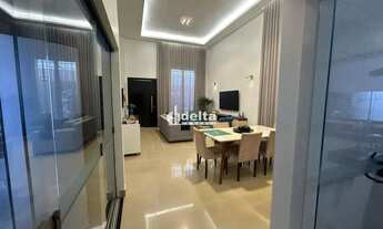 Imagem 2: Casa residencial com 3 quartos sendo 1 suíte disponível para venda no bairro Novo Mundo em