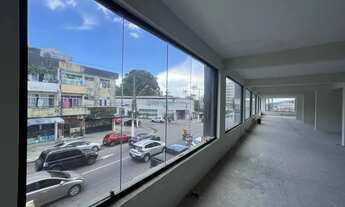 Imagem 7: Imóvel Comercial de Alto Padrão no Umarizal, Belém-PA: 800m², 2 Banheiros e 6 Vagas de Gar