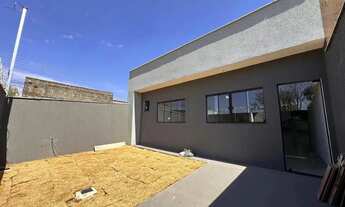 Imagem 2: Casa no Conjunto Vera Cruz: 2 Quartos (1 Suíte), Jardim e Detalhes em Granito por R$ 304 M