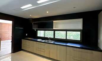 Imagem 3: Casa no Condomínio Bosque das Orquídeas com 4 suítes + energia solar