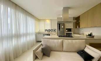 Imagem 2: UM DORMITÓRIO MOBILIADO E DECORADO